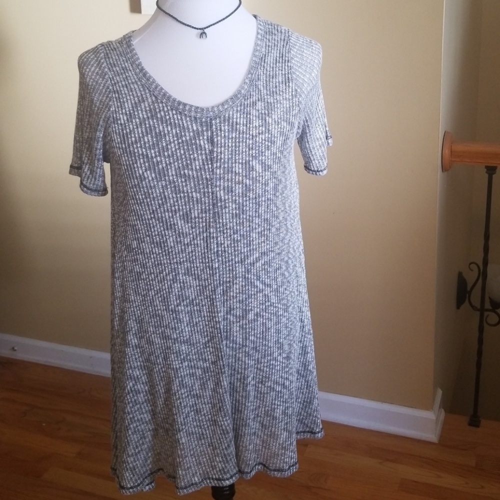 Grey and white heather dress, short sleeves, comfy